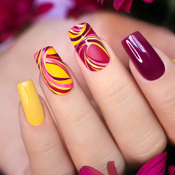 Descubra o segredo das unhas perfeitas. Dê adeus aos métodos tradicionais e mergulhe em um mundo onde suas unhas se tornam obras-primas.